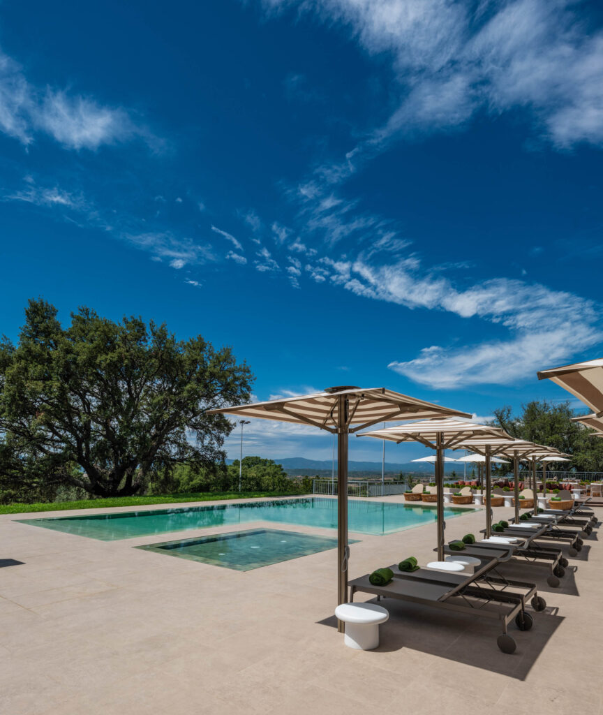 Bar Piscina na Piscina do Meliá Casteo Branco